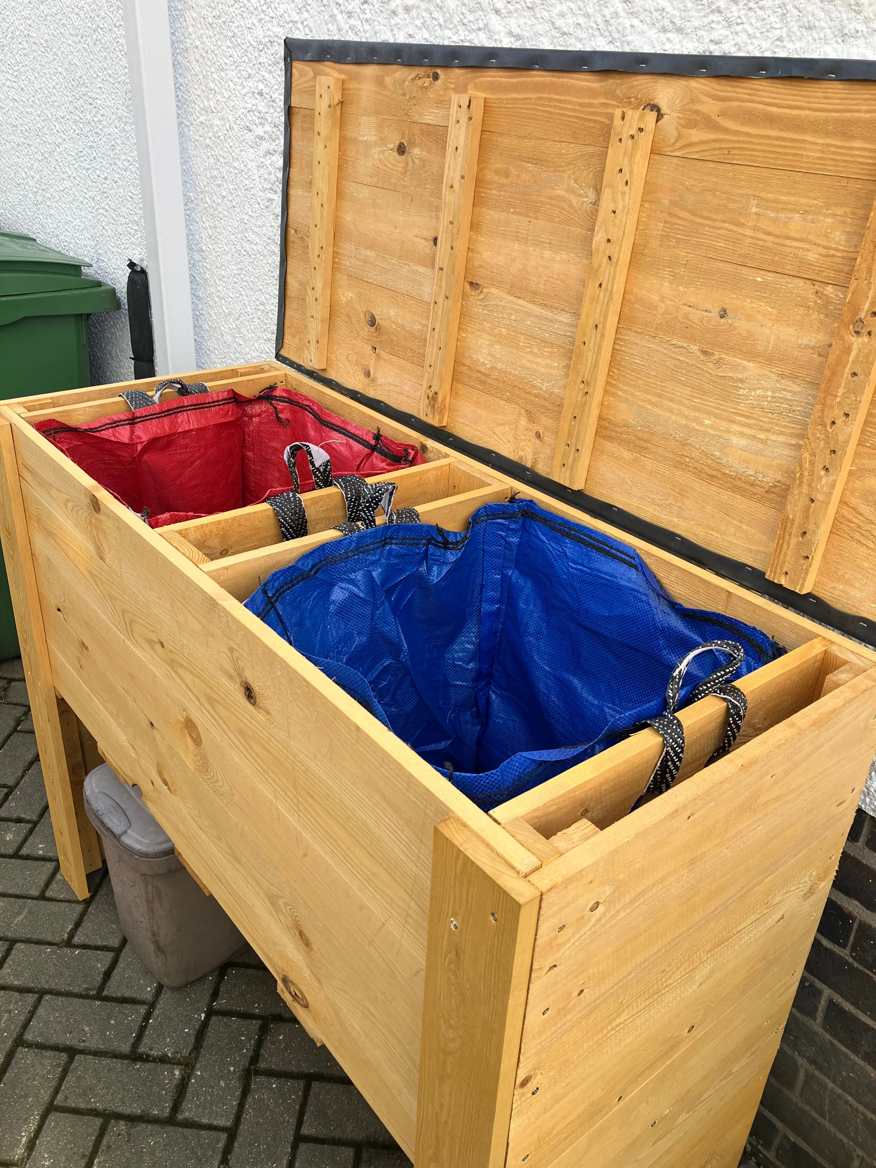 Double Decker with EPDM waterproof lid