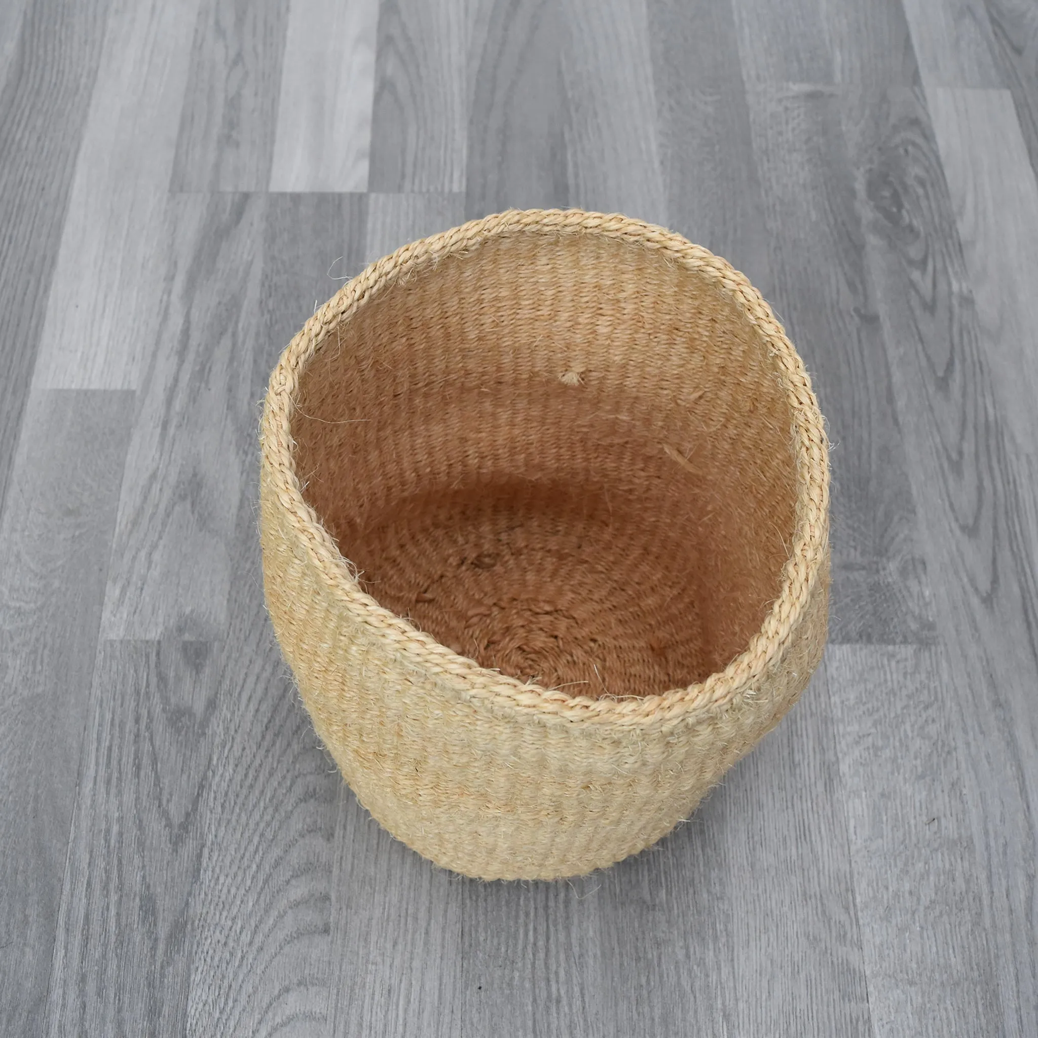 Kenyan Basket - Sisal Basket - KB47 - 9"